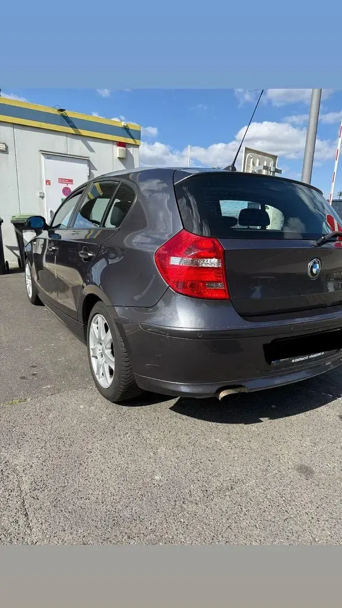 Gebraucht BMW 116 122 PS (89 kW) 2007 Grau Kleinwagen