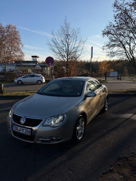 Beige Gebraucht 2006 VW Eos Cabrio | 4.100 € (Fairer Preis) - Bild 1/4