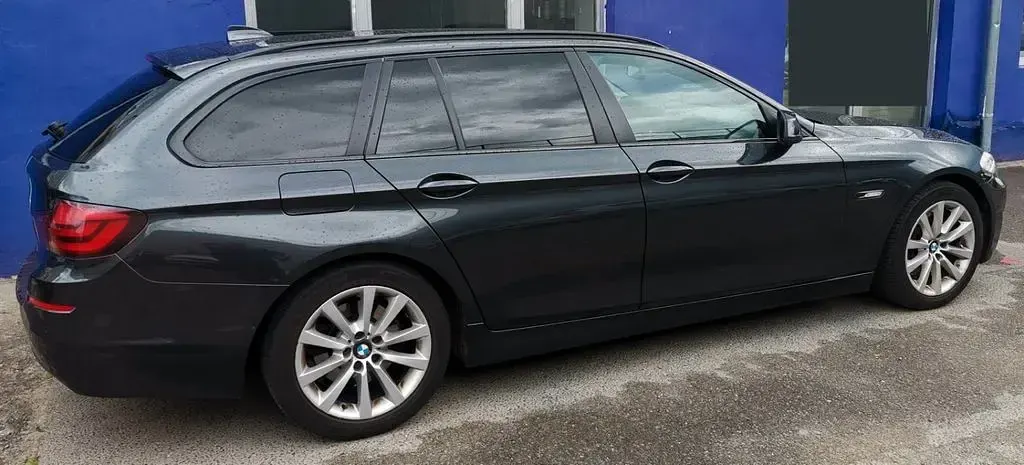 Gebraucht BMW 525 Sport Line 204 PS (150 kW) 2011 Schwarz Kombi