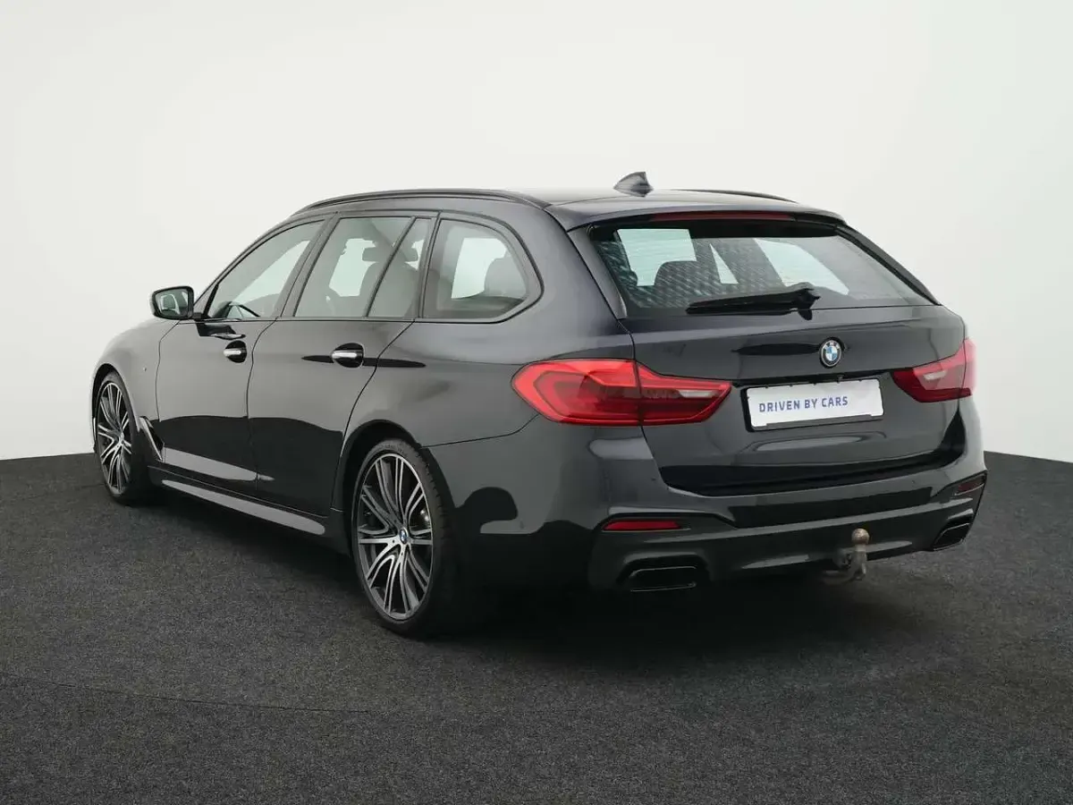 Gebraucht BMW 550 400 PS (294 kW) 2018 Schwarz Kombi