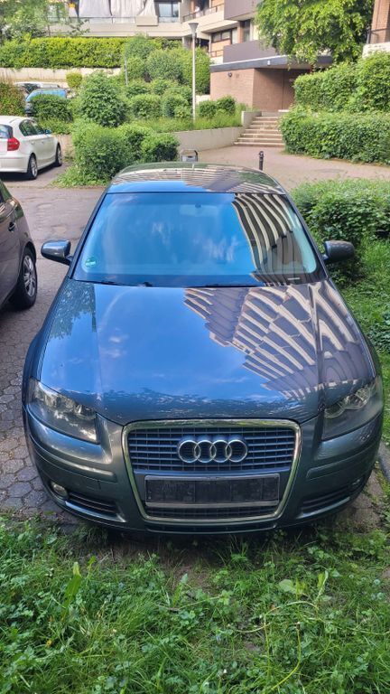 Grau Gebraucht 2006 Audi A3 Sportback Ambition Limousine | 1.200 € (Superpreis) - Bild 1/4