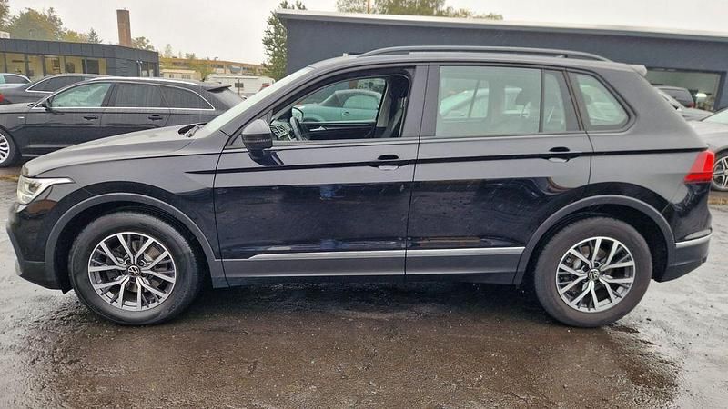Gebraucht VW Tiguan Life 150 PS (110 kW) 2022 Deep black SUV