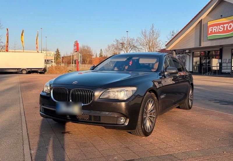 Gebraucht BMW 750 408 PS (300 kW) 2009 Grau Limousine