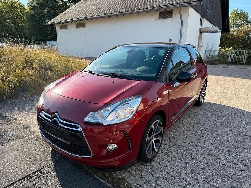 Rot Gebraucht 2013 Citroën DS3 Sport Chic Kleinwagen | 3.799 € (Guter Preis) - Bild 1/4
