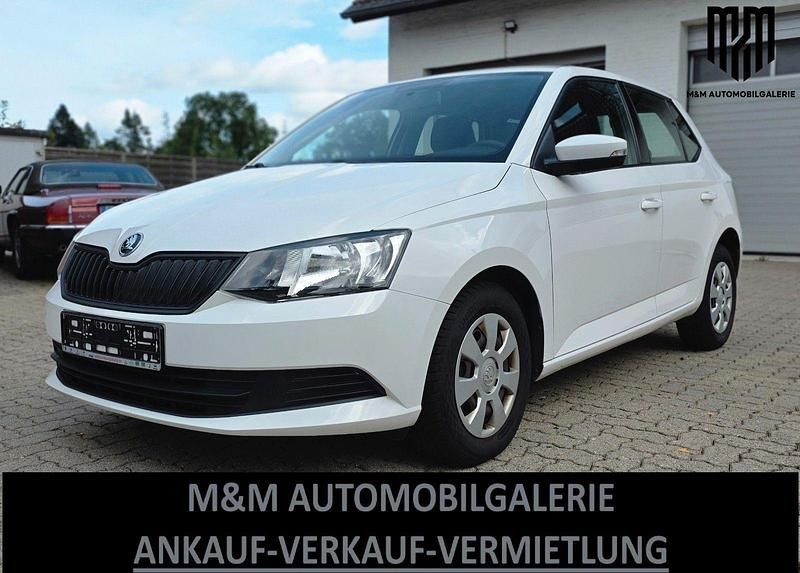 Weiß Gebraucht 2017 Skoda Fabia Active Limousine | 7.299 € (Fairer Preis) - Bild 1/4