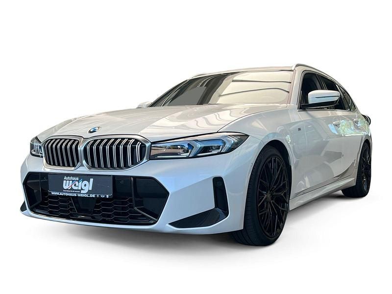 Weiß Gebraucht 2023 BMW 330 Comfort Edition Kombi | 44.387 € (Fairer Preis) - Bild 1/4