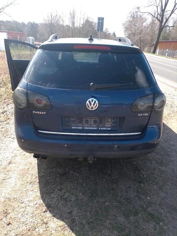 Gebraucht VW Passat 140 PS (102 kW) 2009 Blau Kombi
