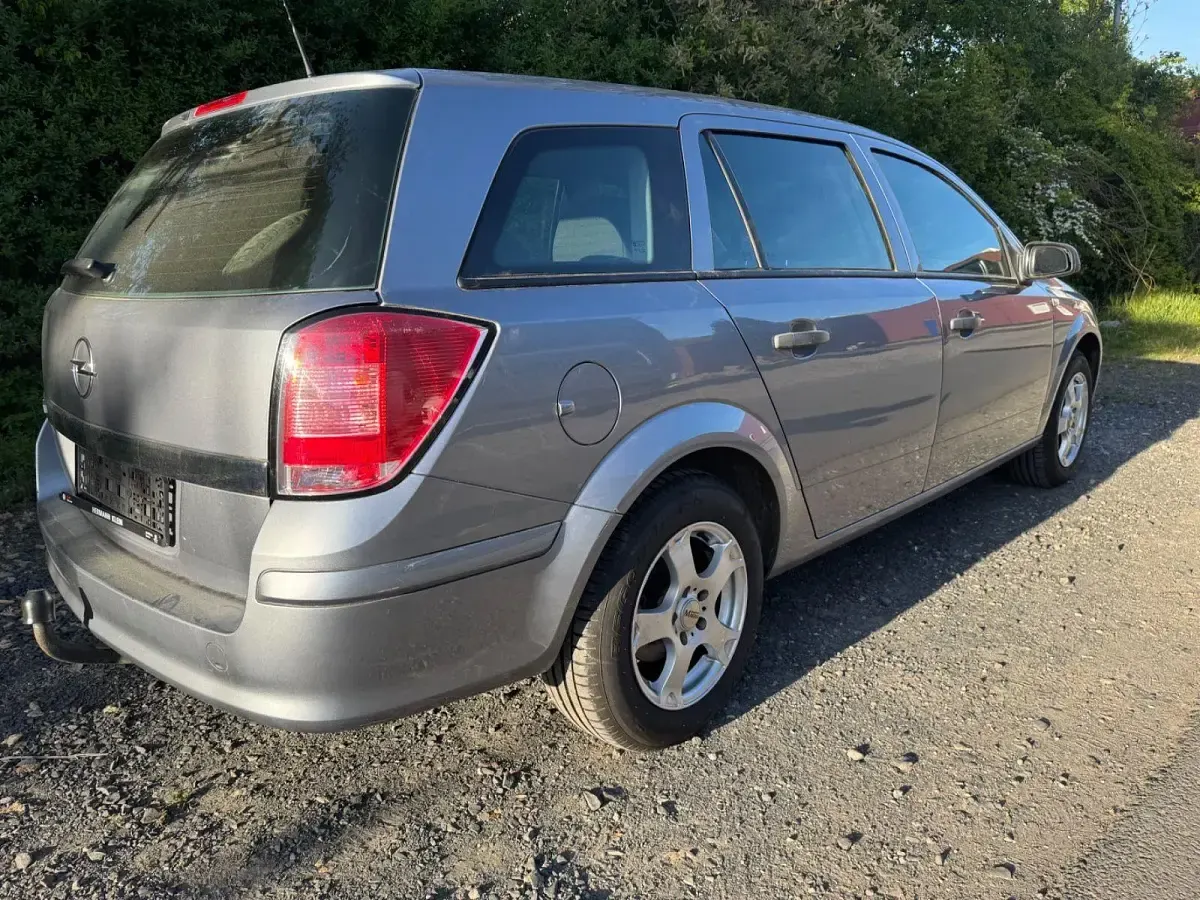Używany Opel Astra 116 KM (85 kW) 2009 Kombi