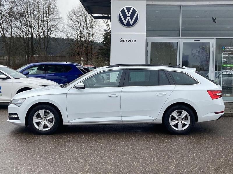 Gebraucht Skoda Superb 150 PS (110 kW) 2022 Weiß Kombi