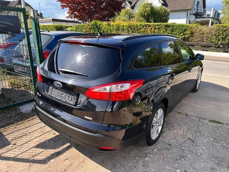 Gebraucht Ford Focus 125 PS (91 kW) 2013 Schwarz Kombi