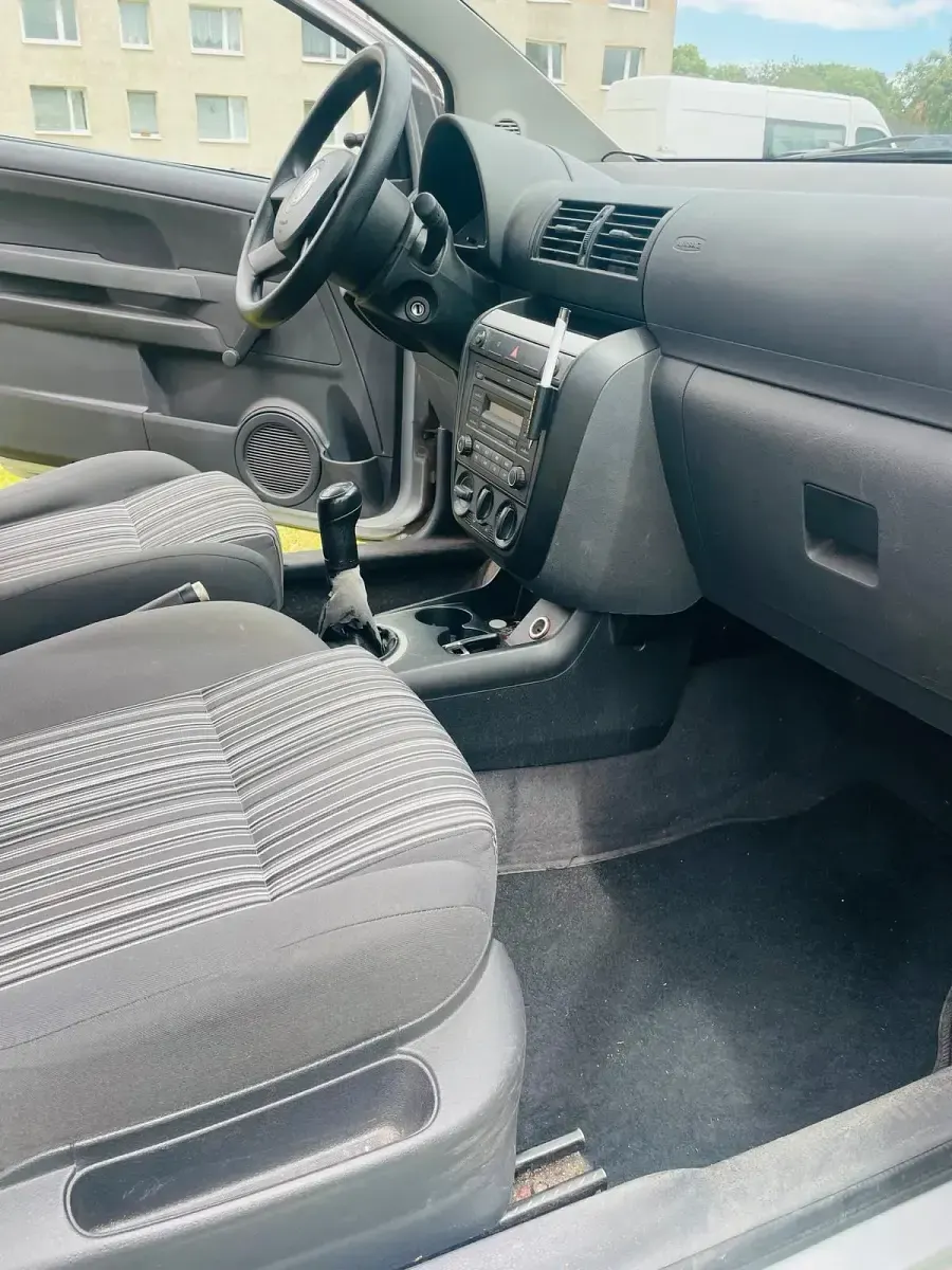 Gebraucht VW Fox 54 PS (39 kW) 2006 Silber Kleinwagen