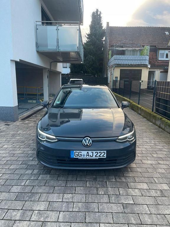 Gebraucht VW Golf VIII 116 PS (85 kW) 2022 Grau Limousine