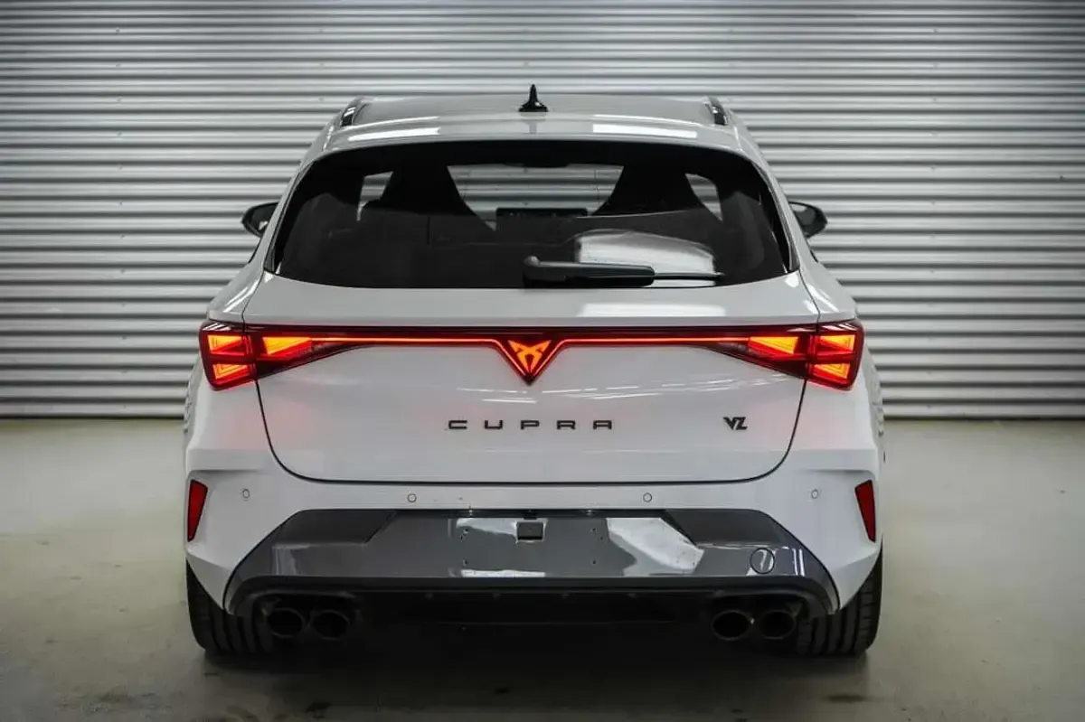 Second-hand Cupra Leon VZ 333 CP (244 kW) 2025 Alb Break