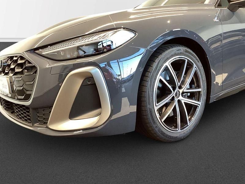 Gebraucht Audi A5 Edition .1 204 PS (150 kW) 2025 Grau Coupé