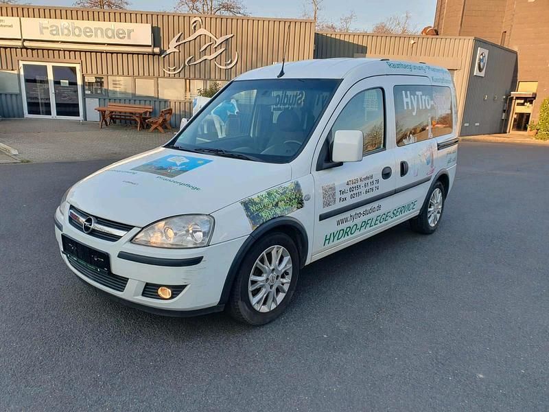 Weiß Gebraucht 2011 Opel Combo Van / Kleinbus | 3.600 € (Fairer Preis) - Bild 1/4
