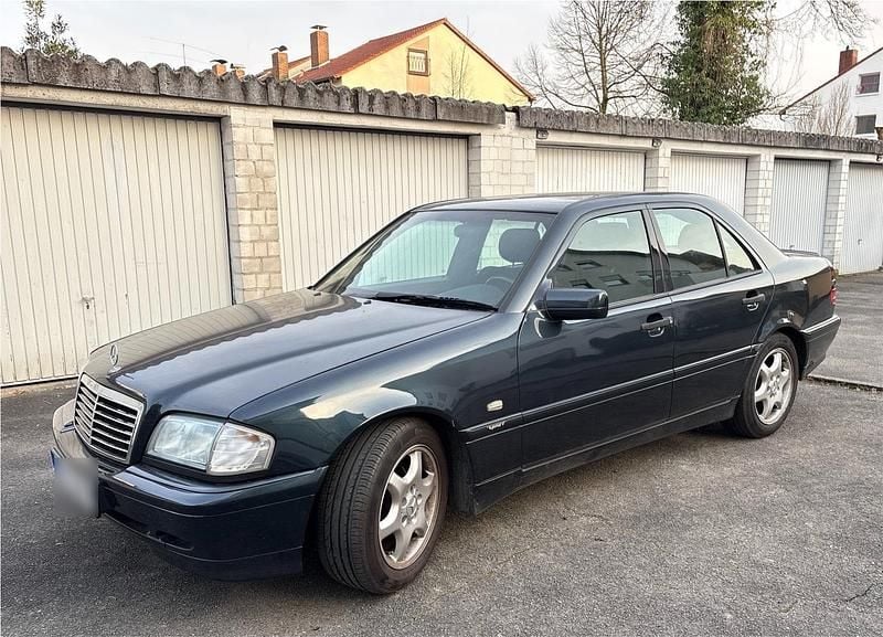 Gebraucht Mercedes C180 122 PS (89 kW) 1999 Schwarz Limousine
