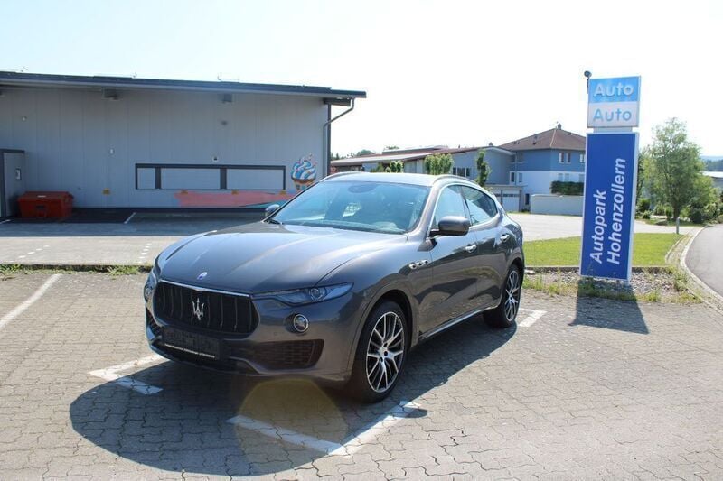 Grau Gebraucht 2016 Maserati Levante SUV | 33.999 € (Teuer) - Bild 1/4