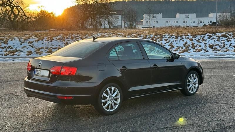 Schwarz Gebraucht 2014 VW Jetta Limousine | 7.700 € (Fairer Preis) - Bild 1/4