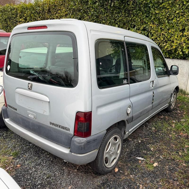 Gebraucht Peugeot Partner 108 PS (79 kW) 2002 Silber Van / Kleinbus