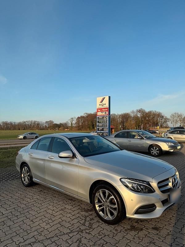Gebraucht Mercedes C180 156 PS (114 kW) 2014 Silber Limousine