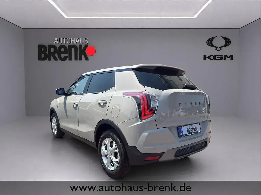 Neu KGM Tivoli 163 PS (119 kW) 2026 Beige SUV