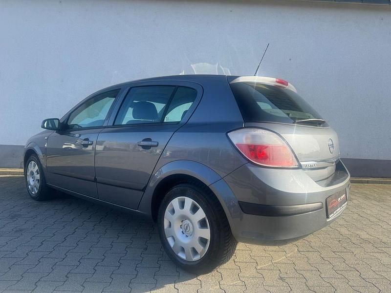 Gebraucht Opel Astra 105 PS (77 kW) 2006 Grau Limousine