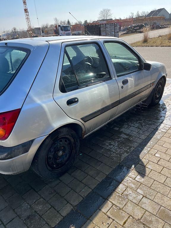 Gebraucht Ford Fiesta 75 PS (55 kW) 2001 Silber Kleinwagen