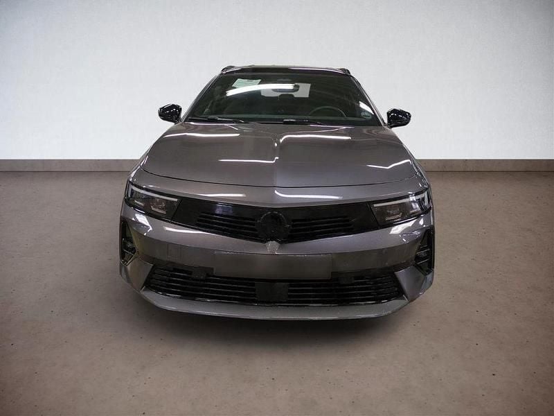 Gebraucht Opel Astra Ultimate 131 PS (96 kW) 2024 Vulkan grau Kombi