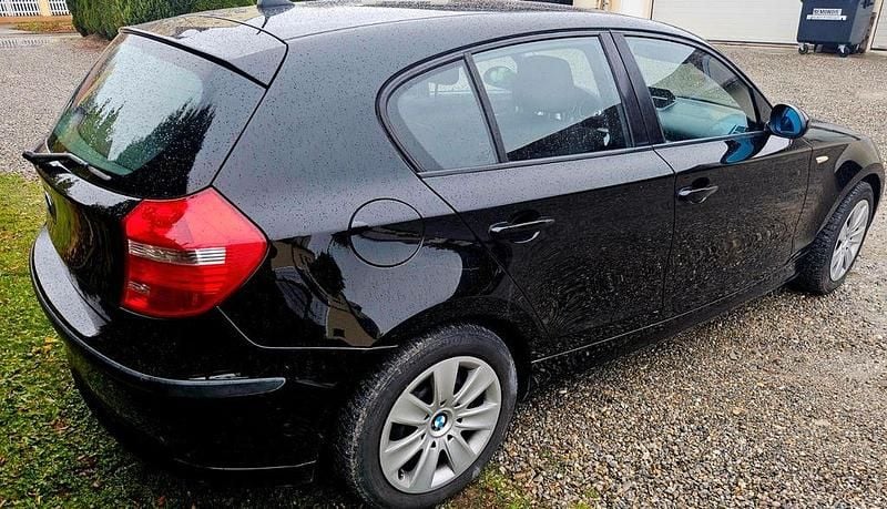 Gebraucht BMW 118 143 PS (105 kW) 2007 Schwarz Kleinwagen