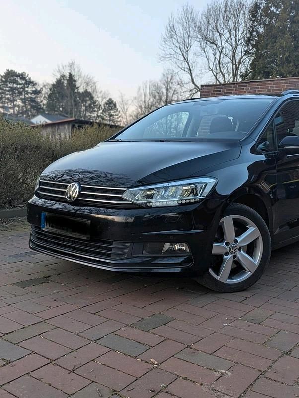 Gebraucht VW Touran 116 PS (85 kW) 2019 Schwarz Van / Kleinbus