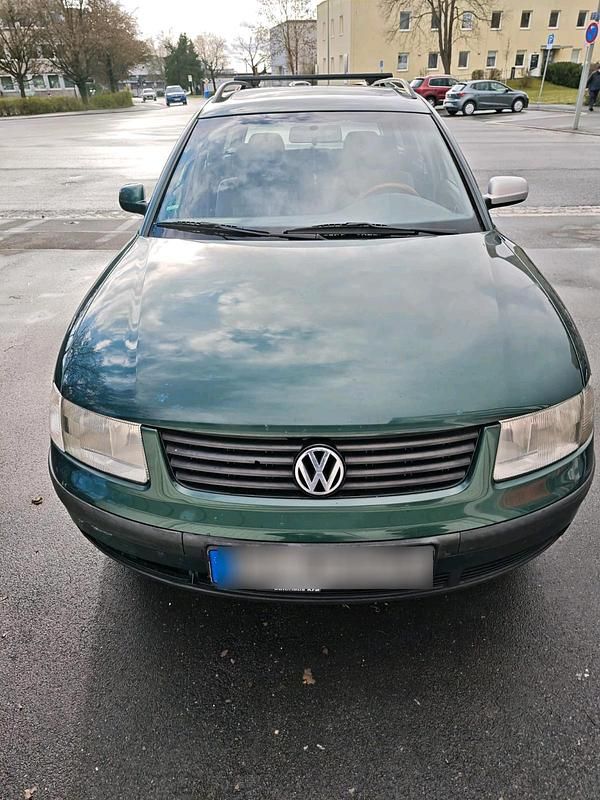 Gebraucht VW Passat 125 PS (91 kW) 1999 Grün Kombi