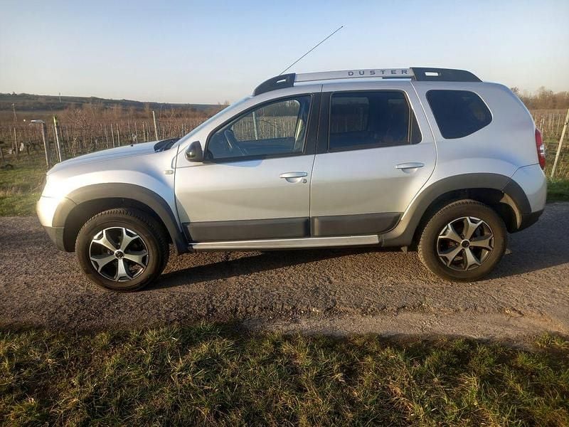 Gebraucht Dacia Duster Essentiel 114 PS (83 kW) 2017 Grau SUV