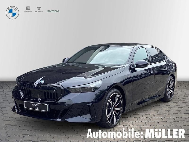 Schwarz Neu 2025 BMW i5 M Sport Limousine | 73.900 € (Teuer) - Bild 1/4
