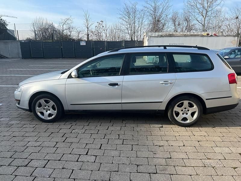 Gebraucht VW Passat 120 PS (88 kW) 2005 Silber Kombi