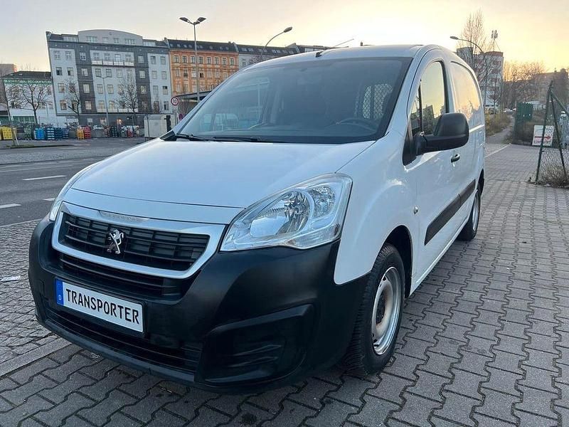 Gebraucht Peugeot Partner Premium 75 PS (55 kW) 2018 Weiß Van / Kleinbus