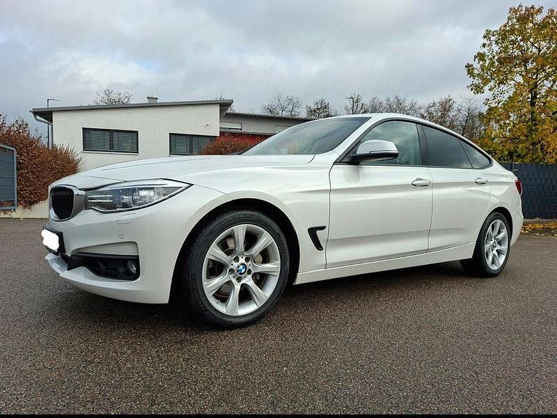 Weiß Gebraucht 2015 BMW 335 Gran Turismo Sport Line Limousine | 20.990 € (Fairer Preis) - Bild 1/4