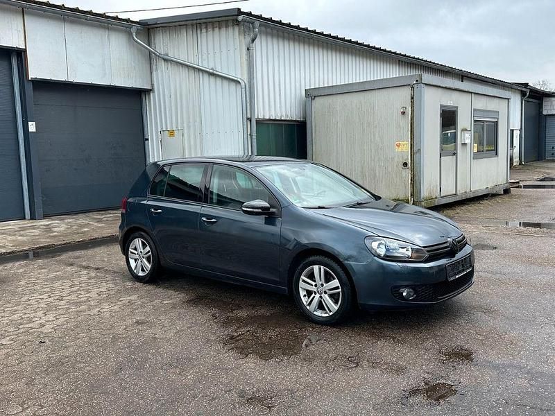 Gebraucht VW Golf VII Match 105 PS (77 kW) 2012 Blau Limousine