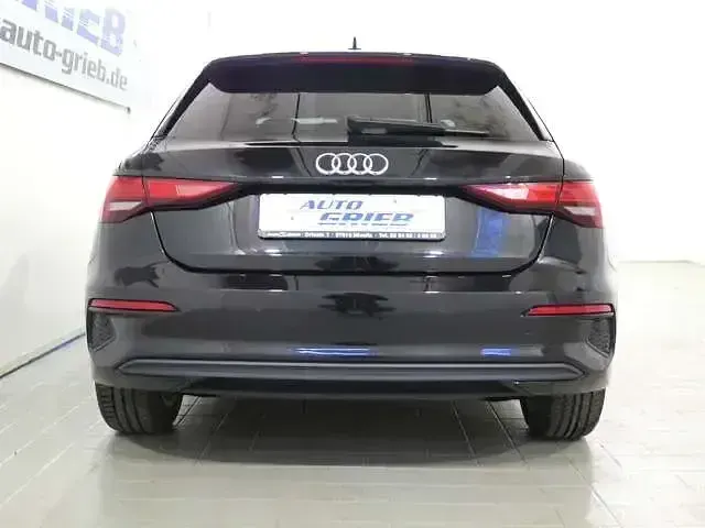 Gebraucht Audi A3 Advanced 150 PS (110 kW) 2023 Mythosschwarz metallic Limousine