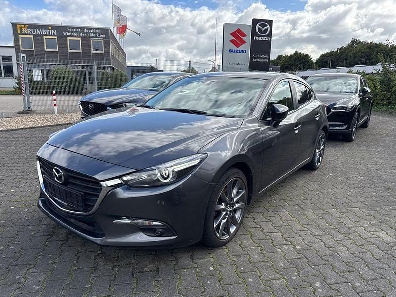 Grau Gebraucht 2018 Mazda 3 Kizoku Limousine | 15.900 € (Fairer Preis) - Bild 1/4