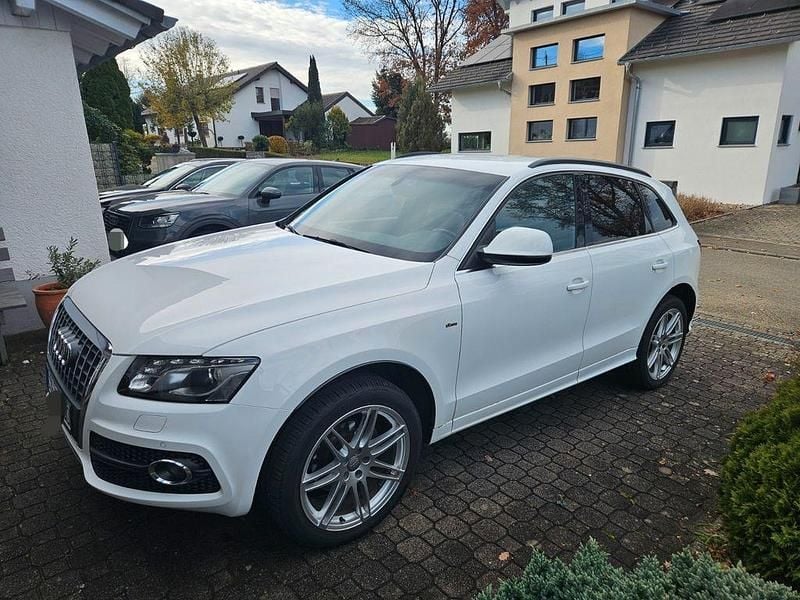 Weiß Gebraucht 2010 Audi Q5 Comfort SUV | 12.500 € (Fairer Preis) - Bild 1/4