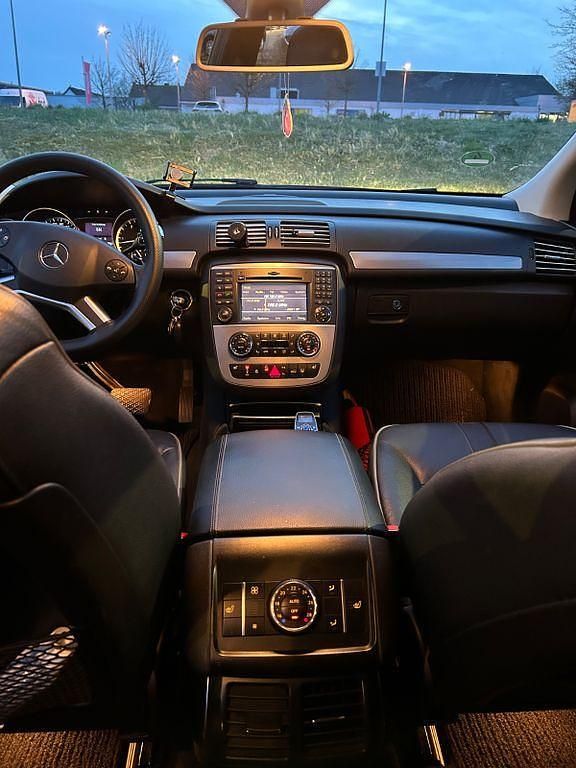 Gebraucht Mercedes R350 265 PS (194 kW) 2012 Grau Van / Kleinbus