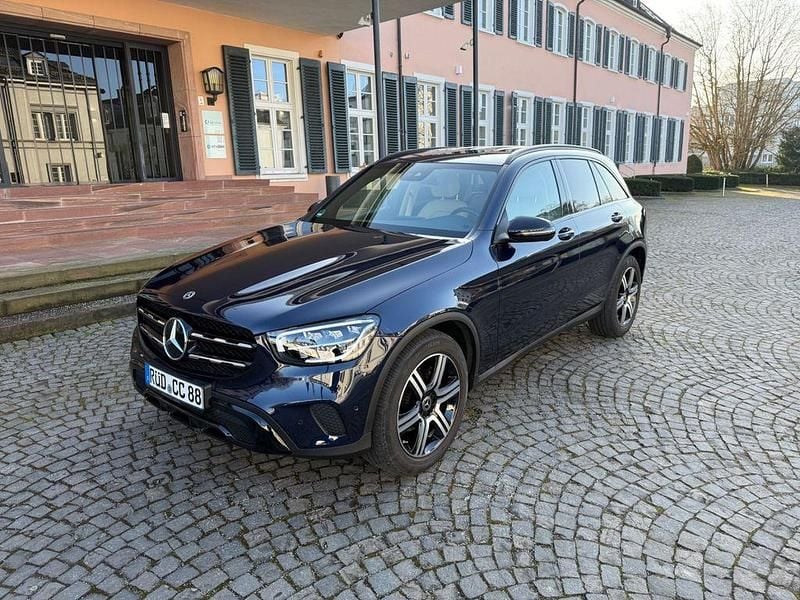Gebraucht Mercedes GLC200 Avantgarde 197 PS (144 kW) 2022 Blau SUV