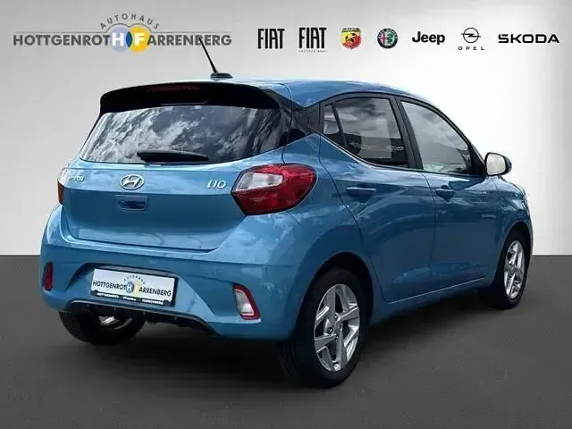 Gebraucht Hyundai i10 Trend 67 PS (49 kW) 2023 Blau Kleinwagen