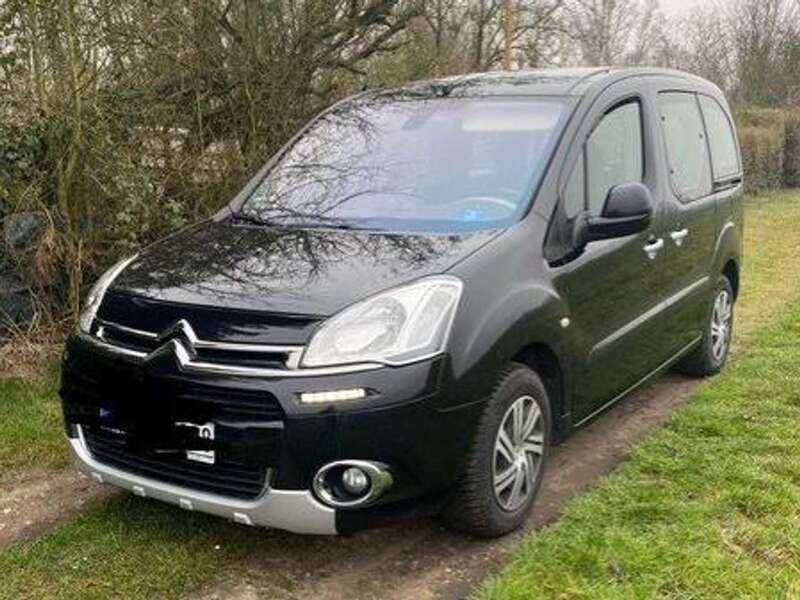 Schwarz Gebraucht 2014 Citroën Berlingo Tendance Van / Kleinbus | 5.700 € (Guter Preis) - Bild 1/4