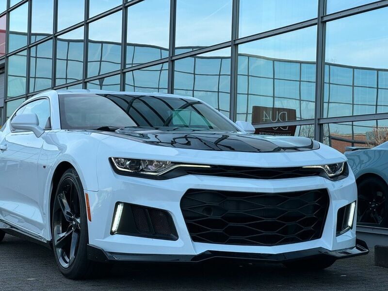 Weiß Gebraucht 2019 Chevrolet Camaro ZL1 Sport Coupé | 39.490 € - Bild 1/4