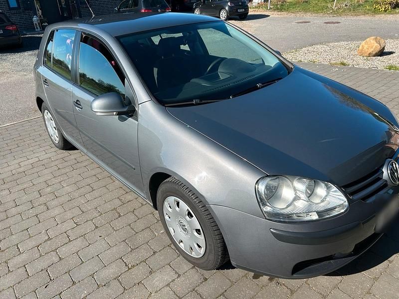 Usata VW Golf IV 75 CV (55 kW) 2005 Grigio Utilitaria