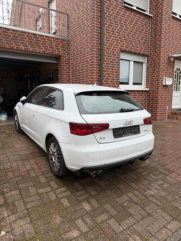 Gebraucht Audi A3 179 PS (131 kW) 2015 Weiß Coupé