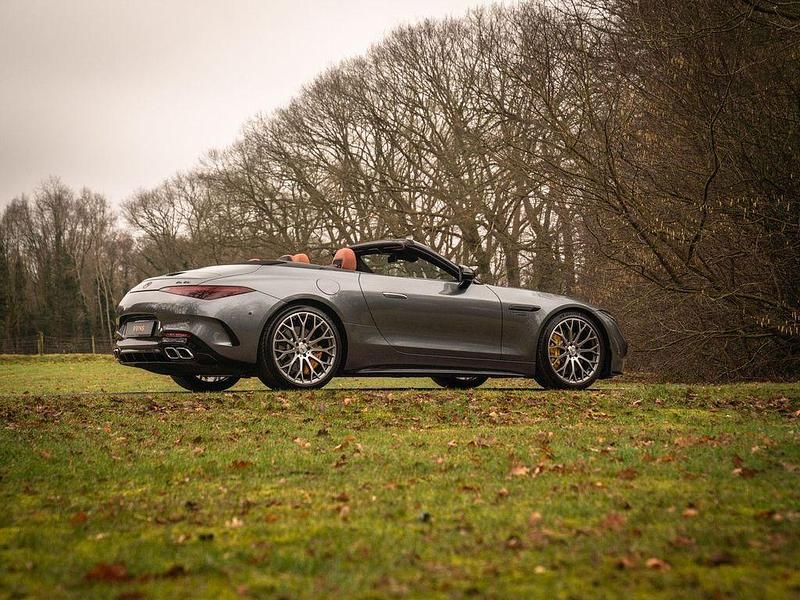 Gebraucht Mercedes SL63 AMG AMG 585 PS (430 kW) 2024 Grau Cabrio