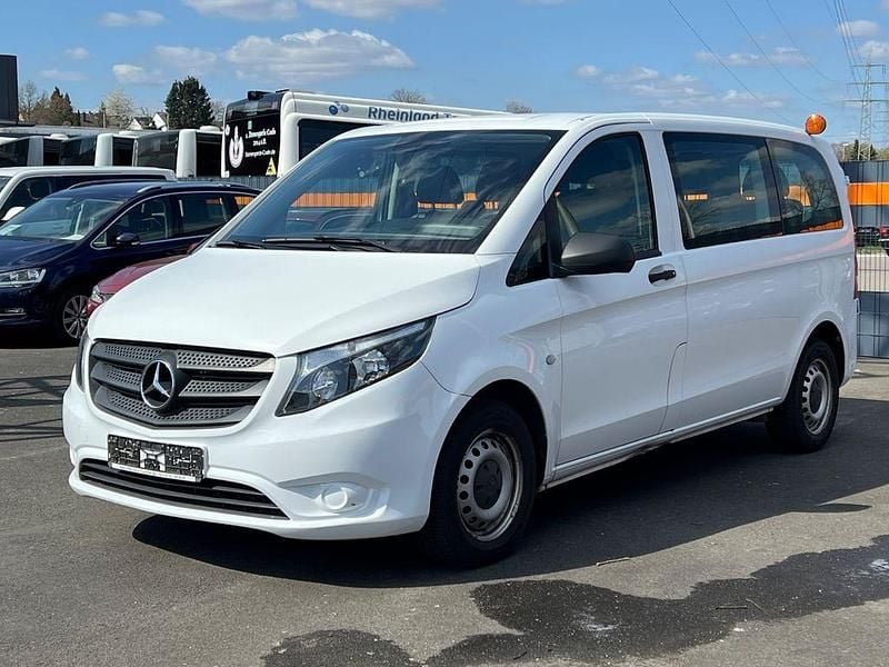 Weiß Gebraucht 2016 Mercedes Vito Van / Kleinbus | 12.290 € - Bild 1/4