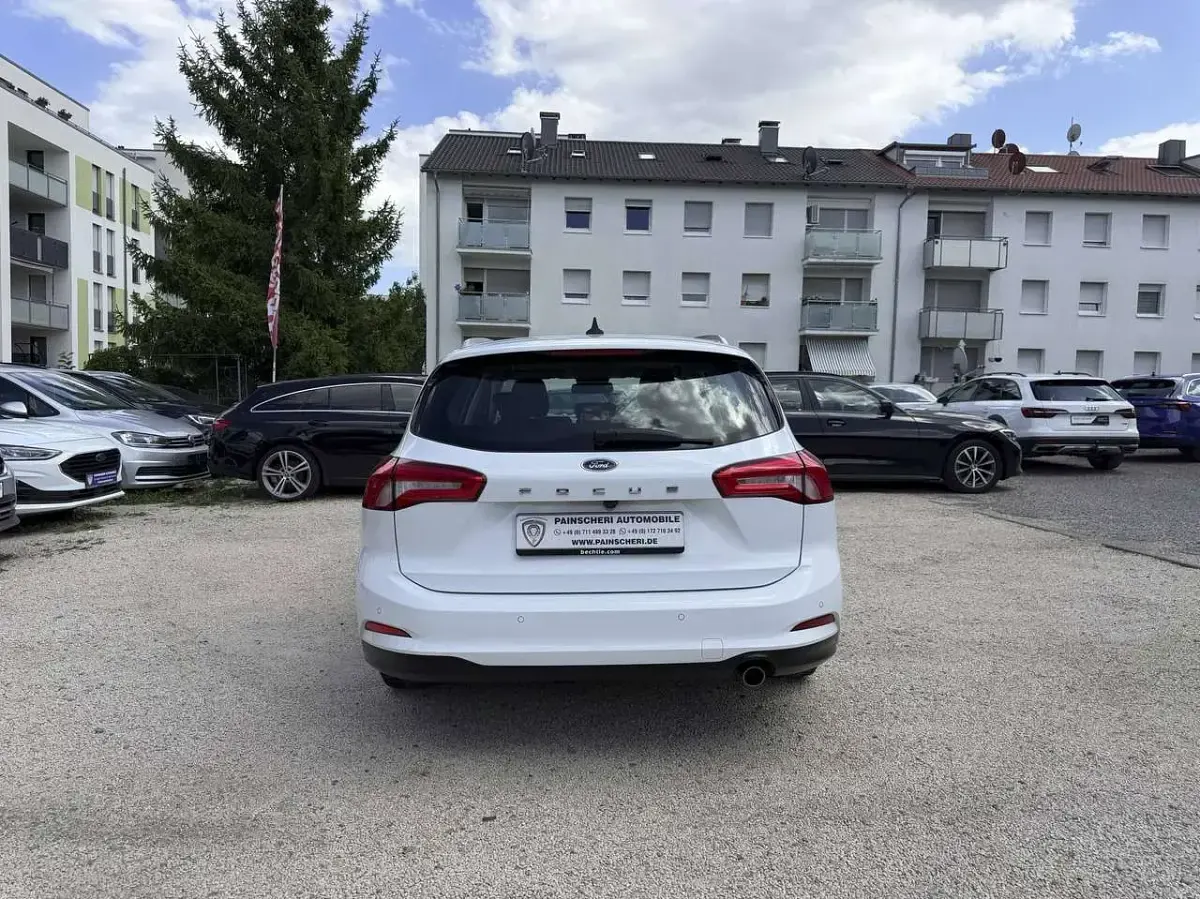 Gebraucht Ford Focus Cool & Connect 120 PS (88 kW) 2020 Frozen white Kombi